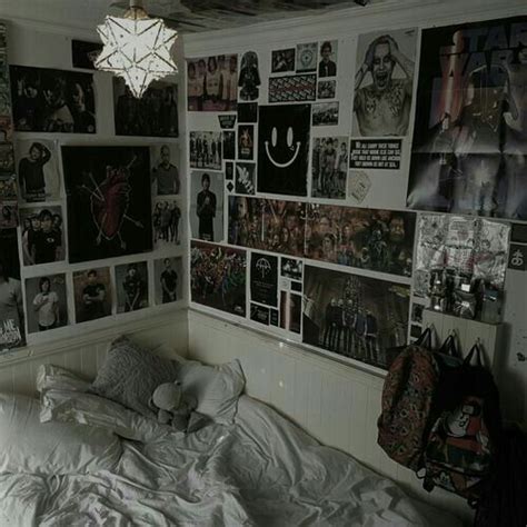 Grunge In 2020 Aesthetic Bedroom Room Ideas Bedroom Grunge Bedroom