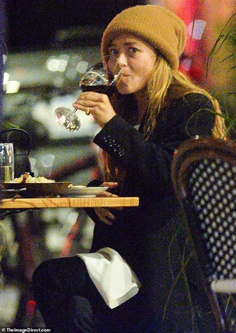 There are many sites that can help you to do this. Mary-Kate Olsen is dating but nothing serious yet has come ...
