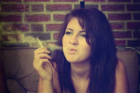 Fumar o no fumar he ahí el dilema Belelú Nueva Mujer