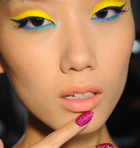 ≡ Graphic Eyeliner Makeup Ideas For Summer 》 Her Beauty