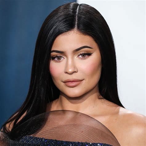Kylie Jenner Shows Off Her Incredible Curves In Ultra Short Green Dress Unfairly Beautiful