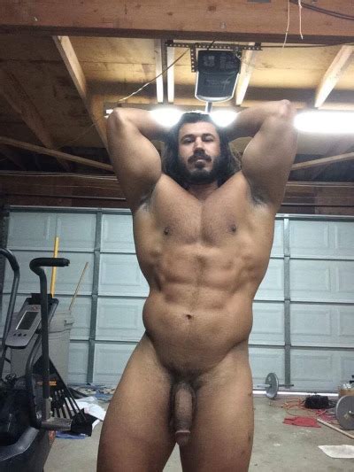 Hung Latino Bodybuilder Muscular Stud Shows Off H Tumbex