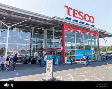 Newtown Wales Uk July 23rd 2019 Shoppers At Tesco Supermarket