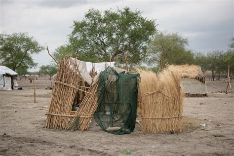 Seeking Shelter In War Torn South Sudan Humanitarian Crises Al Jazeera