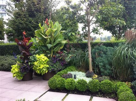A Modern Tropical Patio Garden Tropical Landscape Vancouver By