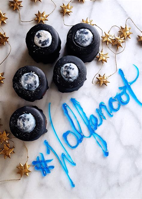 Wolfenoot Chocolate Layer Cakes With Full Moons And Caramel Filling