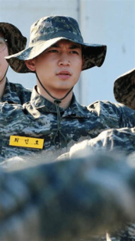 Heres How Shinees Minho Is Doing In The Marine Corps Koreaboo