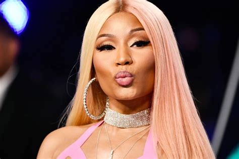 Nicki Minaj S New Boobs Spark Sexist Debate Hypebae