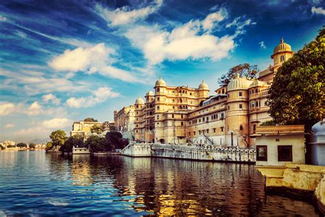 10 Must Visit Places In Udaipur The City Of Lakes Trans India Travels