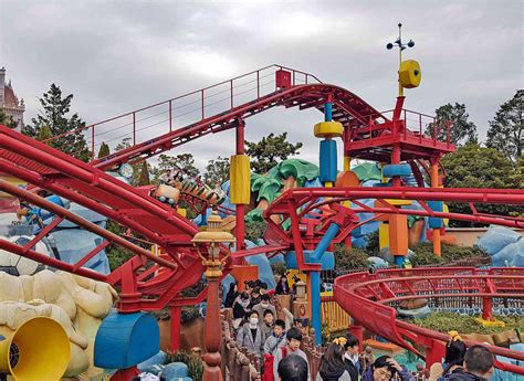 Gadgets Go Coaster Roller Coaster At Tokyo Disneyland Parkz