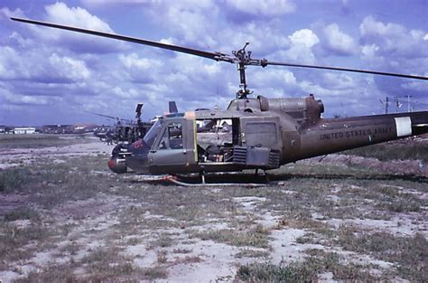 The Bell Uh 1 Huey Gunship Amazing Pictures And Assault