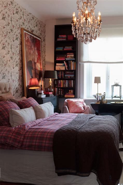 How to have a cozy bedroom. Here's How to Turn Your Bedroom Into The (Upbeat!) Cozy ...