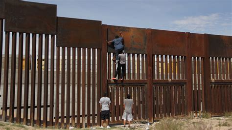 New Mexico says its migrant entry from Mexico border has fizzled out