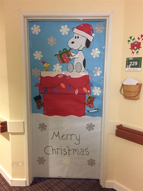 Diy Snoopy And Woodstock Christmas Door Super Cute Holiday Door