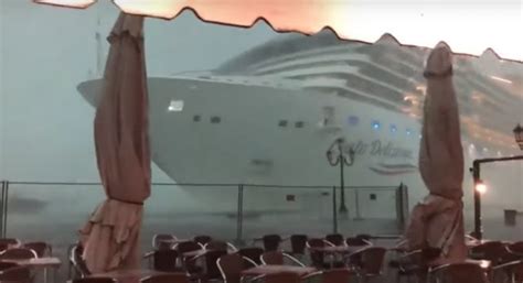 Terrifying Footage Shows Cruise Ship Nearly Crashing Into Venice Dock