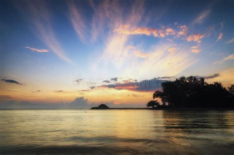 Beautiful Sea View Scenery Over Stunning Sunrise Backgroundsunlight