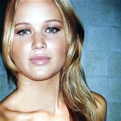 Jennifer Lawrence Nude Cell Phone Pics Leaked