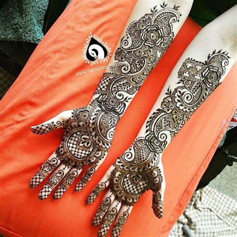 The Artistry Exemplified In This Beautiful Henna Design Is