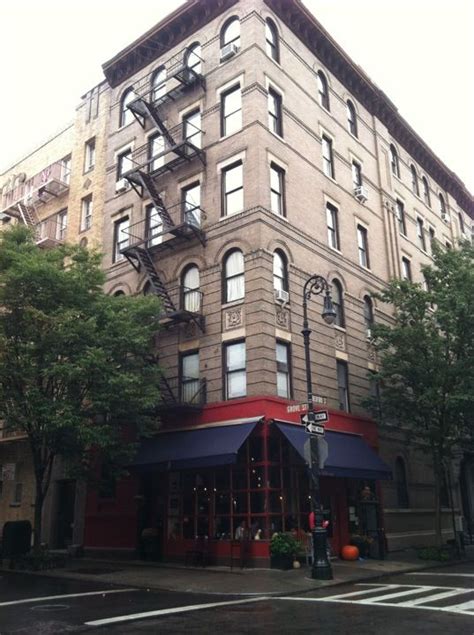 Visit Friends Apartment Building 17 Grove Street Ny New York City