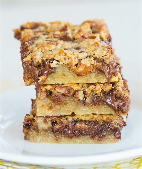 *thank you vital proteins for sponsoring today's post so that i can share this classic chocolate pecan pie bars recipe.* Pecan Pie Bars