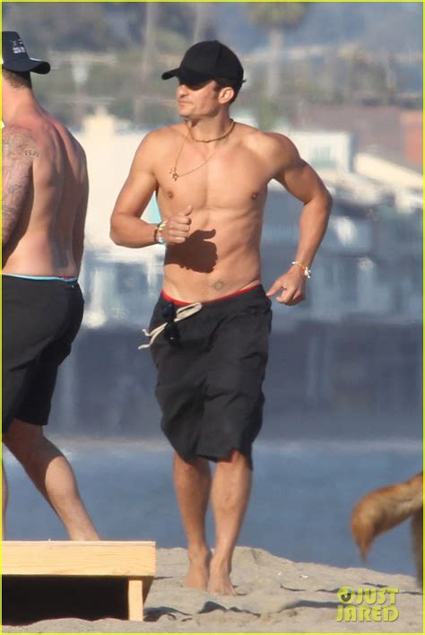 Orlando Bloom Goes Naked Paddle Boarding With Katy Perry Photo 3725101