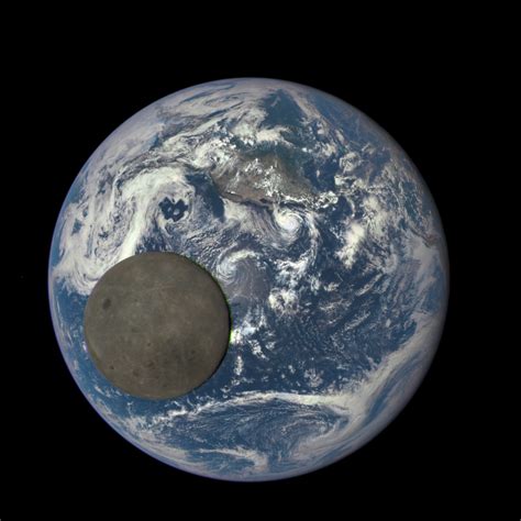 Weird Picture Shows Dark Side Of The Moon From Nasas Dscovr Satellite