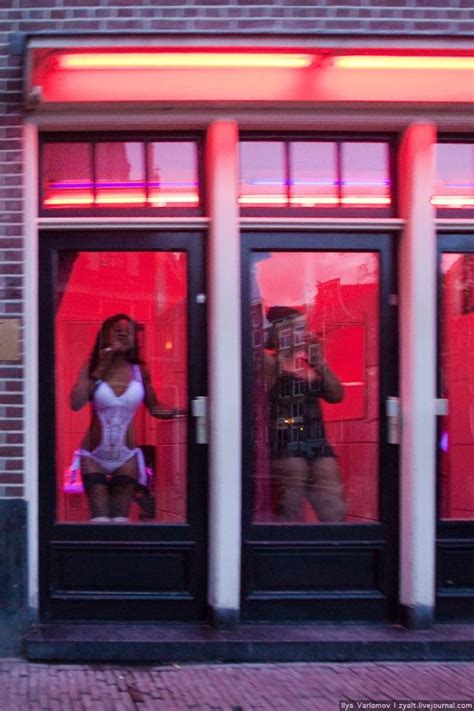 Red Light District In Amsterdam Pics