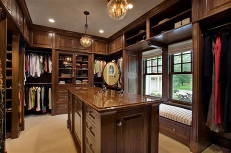 Home Inspiration 32 Beautiful And Luxurious Walk In Closet Designs