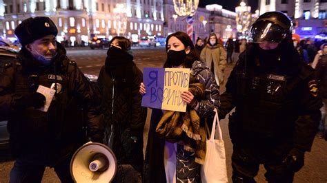 Russia Ukraine Anti War Protests Continue In Moscow St Petersburg