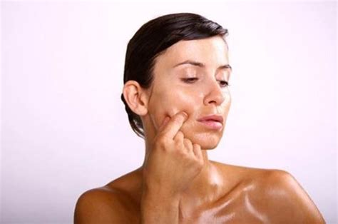 10 Home Remedies For Oily Skin Treatments Causes And Prevention