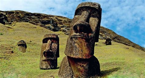 Do You Know Whats Hidden Beneath The Easter Island Heads Easter