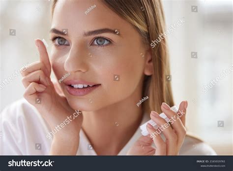 Eye Contact Smile Images Stock Photos Vectors Shutterstock