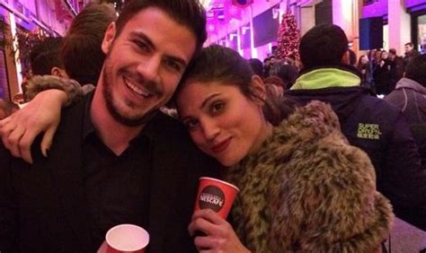 Έχει σπουδάσει ψυχολογία στο πάντειο πανεπιστήμιο. Μ. Συνατσάκη- Α. Πετρετζίκης: Πέρασαν μαζί το πρώτο πρωινό ...