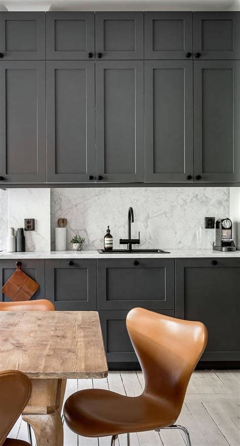 Jun 21, 2017 · white cabinets are incredibly versatile and complement various designs and style choices of hardware, countertops, backsplash, and flooring. 25 Marble Kitchen Backsplashes For A Refined Touch - DigsDigs