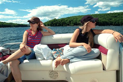 What Is A Pontoon Boat And Why Are They Called Party Barges Boatpowered