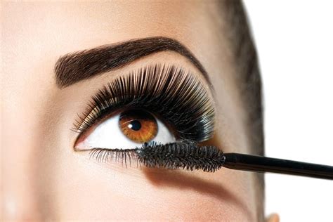10 Amazing Makeup Tips For Brown Eyes