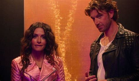 Sexlifes Sarah Shahi Weighs In On Divisive Ending To Netflixs Raunchiest Show