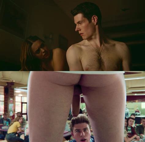 Connor Swindells desnudo enseña el pene en Sex Education en eCartelera Hot Sex Picture