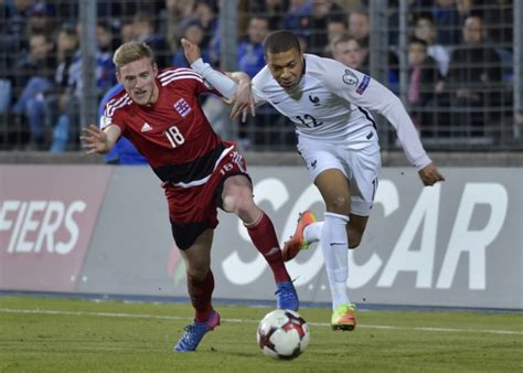Мбаппе килиан / mbappé kylian. Kylian Mbappé foto - FCUpdate.nl