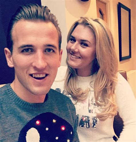 This from harry kane's wife, kate, is very emotional. Harry Kane Family, Wife, Daughter, Parents, Age, Height ...