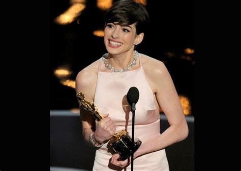 Oscars 2013 Anne Hathaway Wins Best Actor For Supporting Role