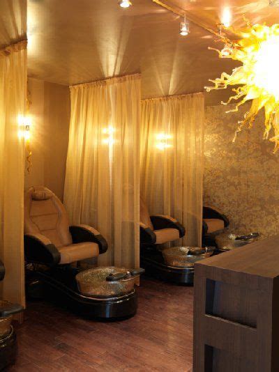 Pedicure This Is One Great Space In 2020 Salon Decor Pedicure