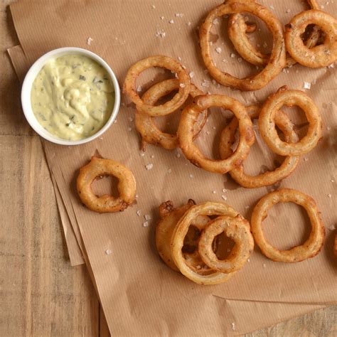 Place the semolina in the centre, with the meat and vegetables (without broth) on top. Contigo en la playa! : AROS DE CEBOLLA CON MAYONESA DE AJO ...