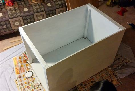 Dog crate sofa table, by jorge araujo. #aravinda777: DIY Dog Crate + End Table