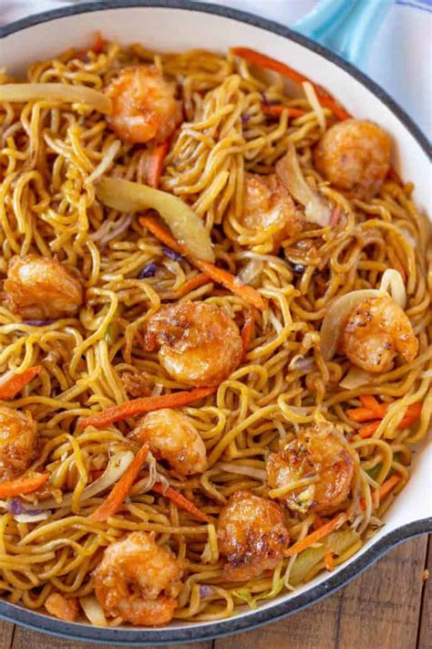 Anyway, it has those springy chewy rice noodles that we're all so crazy about, and plump shrimp, and a nice lacing of asian flavors, which have never displeased the masses in my house, not once. Shrimp Chow Mein - Dinner, then Dessert