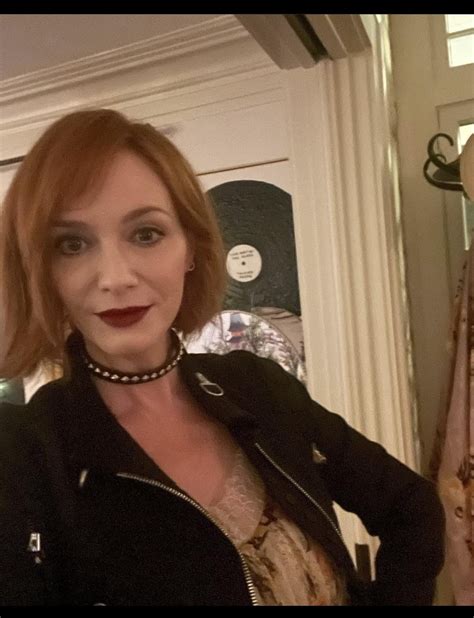 Christina Hendricks Dressed As Herself From The 90s For Halloween R