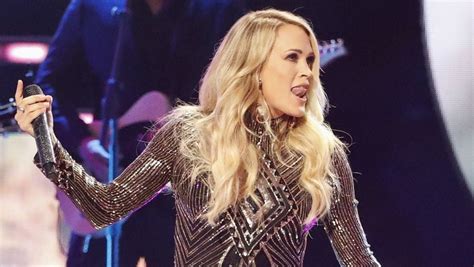 Pregnant Carrie Underwood Shares Wisdom About Being A Working Mom