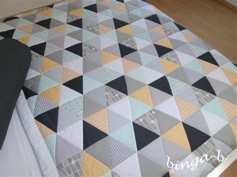 Patchworkdecke anleitung socken nähen tischdecke nähen kissen strickdecke muster steppdecken mit der nähemaschine strickmuster baby patchwork und quilten patchwork decke. ♥Kuscheldecke, Patchworkdecke, Plaid DREIECK♥ ...