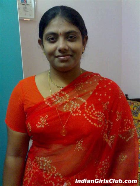 Tamil Aunties Hot Sarees Boobs Showcase Photos South