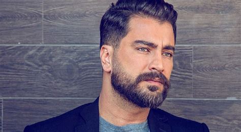 مع انتشار فيروس كورونا الخطير، بدأت الإمارات ممثّلة بقيادتها السامية بأخذ جميع الاحتياطات اللازمة والإجراءات الضرورية التي تحدّ بشكل كبير من انتشار كورونا الامارات في المنطقة وفي العالم أجمع! معتصم النهار ينشر نتيجة فحص «كورونا»: أتمنى العافية للجميع ...